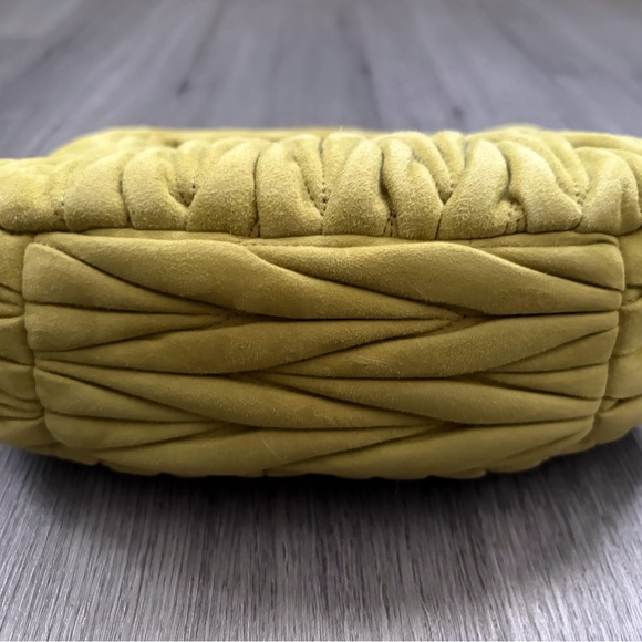 Miu Miu Wander matelassé nappa suede hobo bag - Picture 5 of 11